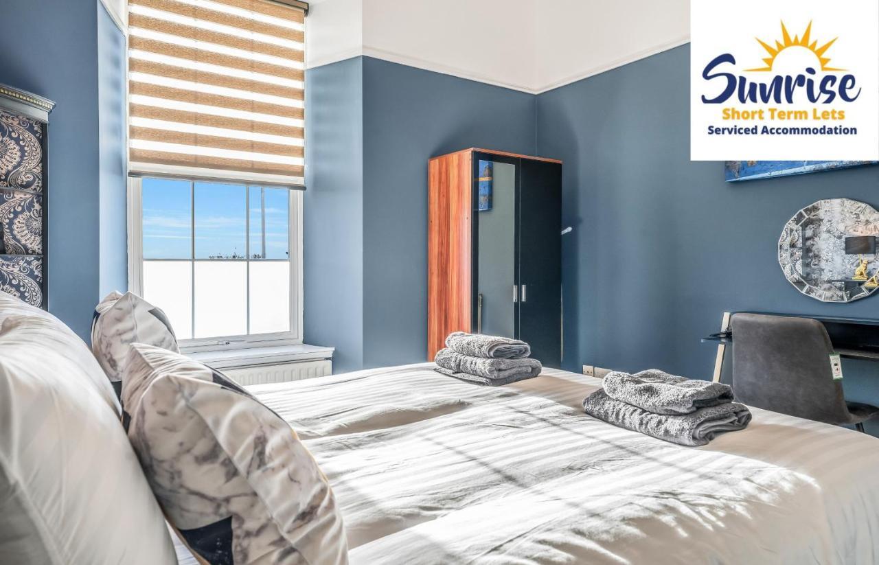 Presidential Apartment, Family Home, Luxury Bedrooms, 2 Rooms, 1 King Bed, 2 Single Beds, Free Wifi, Free Parking, Tourists, Business Travelers, Relocation, Beautiful River Views, - Long Stays, Invoice And Reduced Price Are Only Via Sunrise Short Let 邓迪 外观 照片
