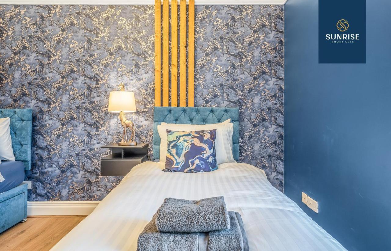 Presidential Apartment, Family Home, Luxury Bedrooms, 2 Rooms, 1 King Bed, 2 Single Beds, Free Wifi, Free Parking, Tourists, Business Travelers, Relocation, Beautiful River Views, - Long Stays, Invoice And Reduced Price Are Only Via Sunrise Short Let 邓迪 外观 照片